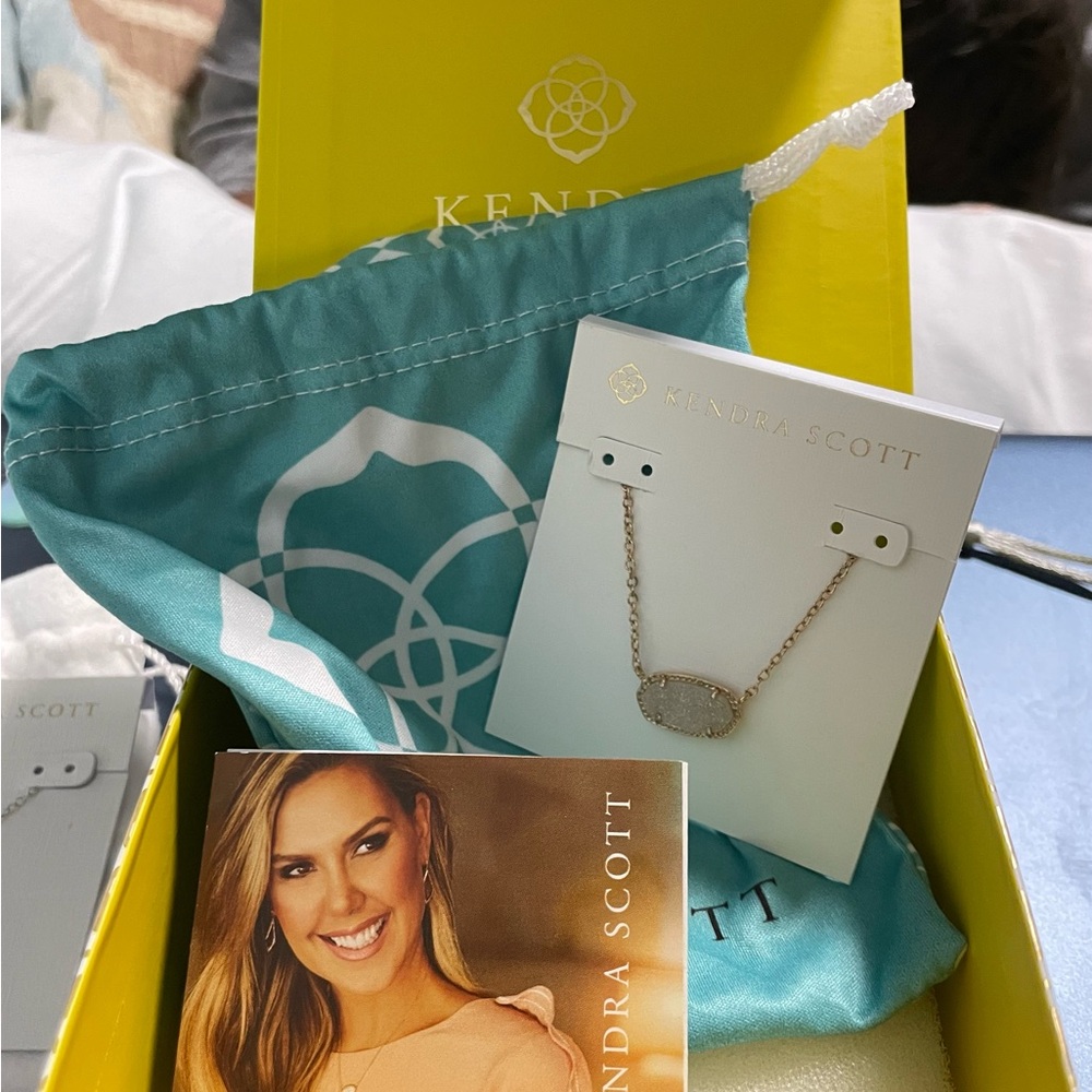 Kendra Scott Rose Gold ELISA Pendant Necklace - Picture 2 of 6